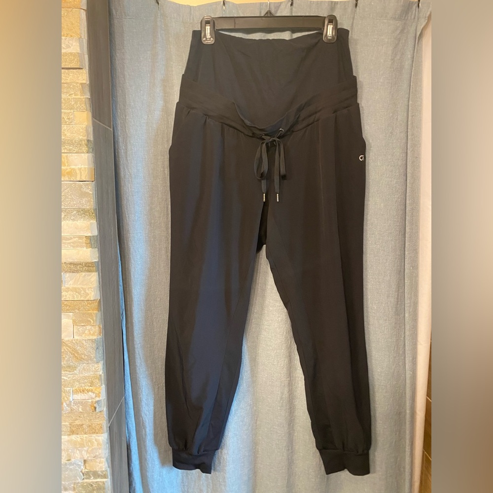 Gap fit maternity joggers